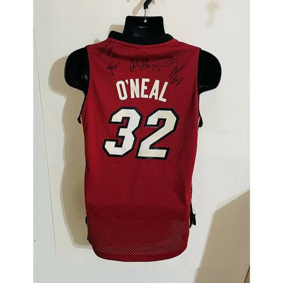 SHAQUILLE O'NEAL MIAMI HEAT JERSEY Signed With 5 Signatures MENS SIZE L - Picture 2 of 5
